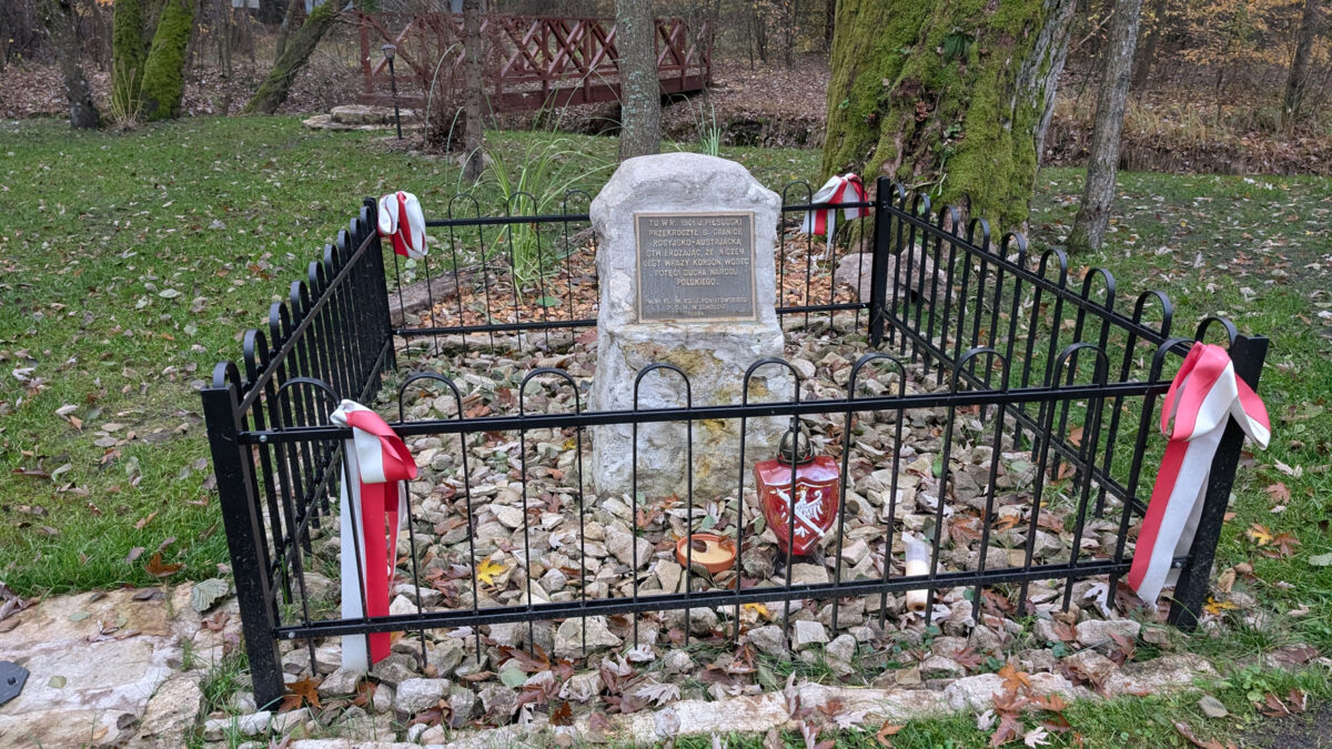 Pomnik Piłsudskiego w Rebizantach